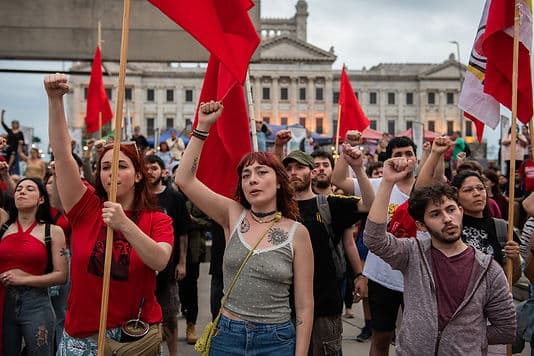 Una Juventud para la Victoria